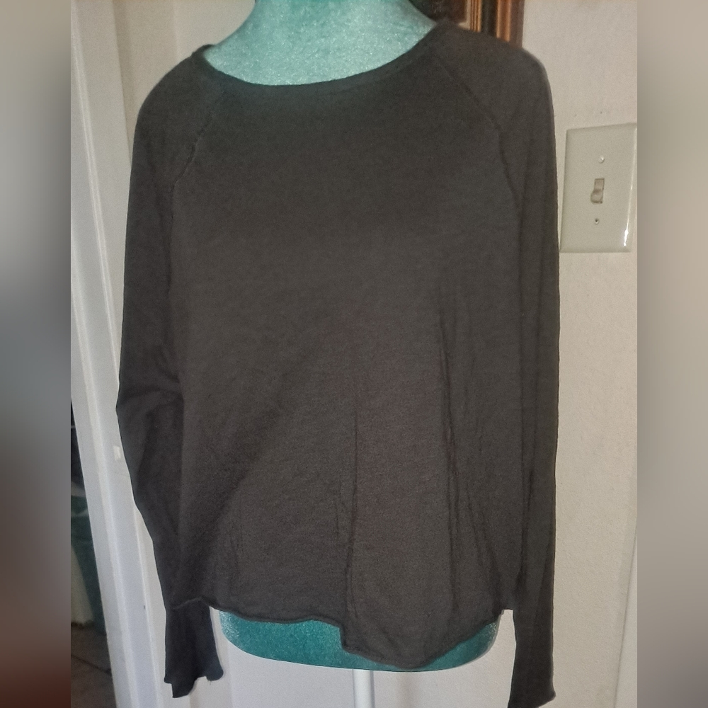 Universal Thread sweater size L
